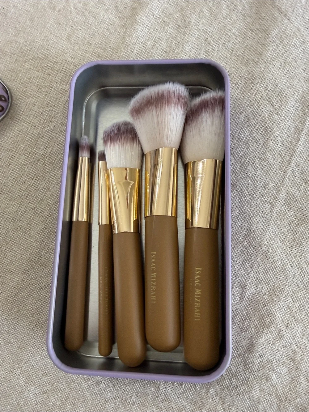 Isaac Mizrahi New York 5 Piece Makeup Brush Set with Tin NIB